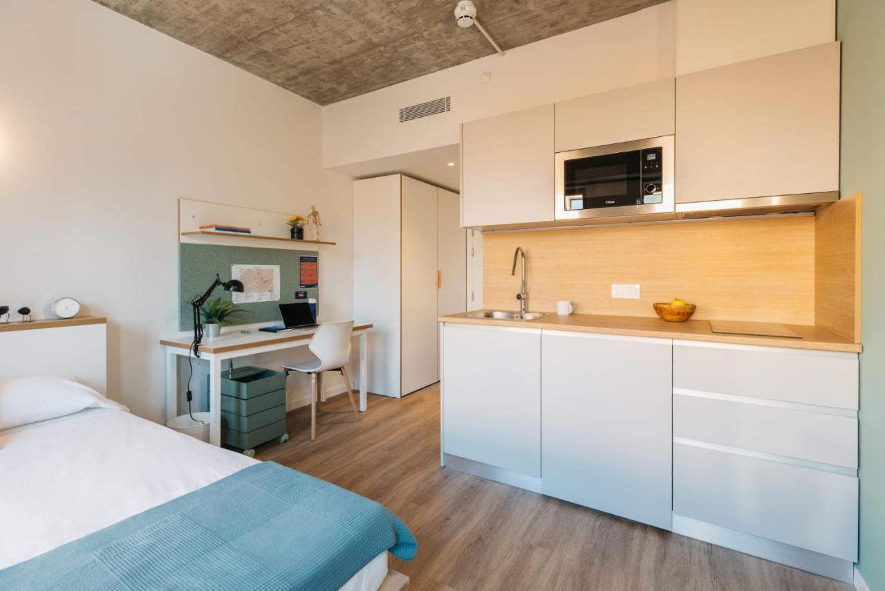 For Students Studying In Barcelona Only - Stunning Spacious Studios And Private Rooms At Pallars Student Accommodation Exterior foto