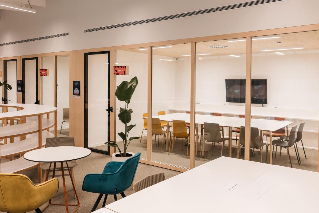 For Students Studying In Barcelona Only - Stunning Spacious Studios And Private Rooms At Pallars Student Accommodation Exterior foto